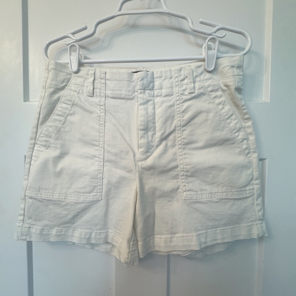 Banana Republic white pocket Shorts